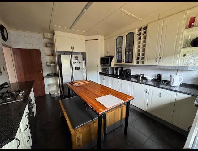 4 BEDROOM HOUSE FOR SALE IN POMONA